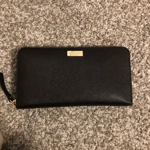 Black Kate spade Zip around wallet